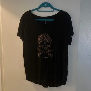 Betsey Johnson Black Leopard Skull Women's Tee